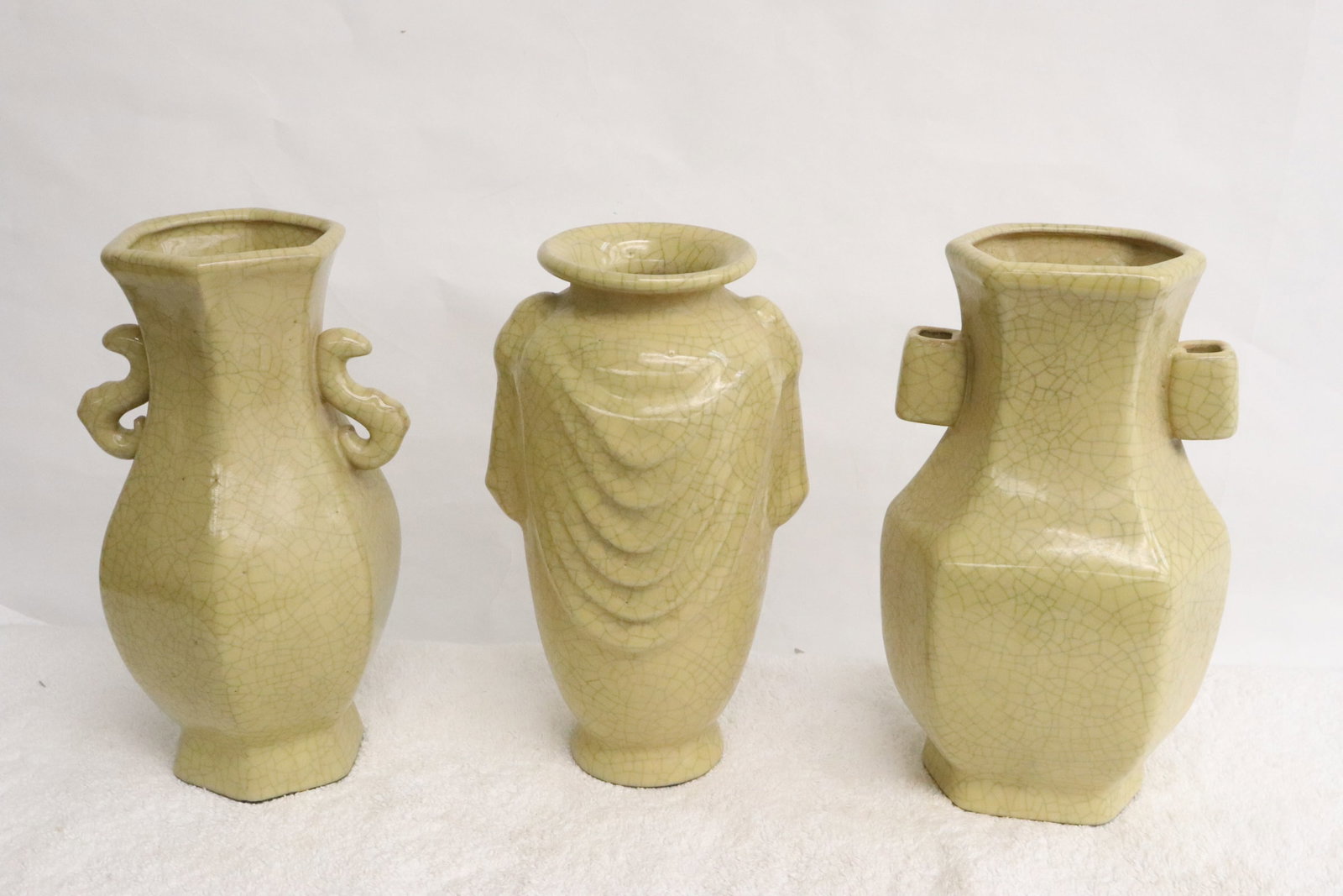 3 crackleware vases: 3 crackleware vases, 7.9"x4.8"x4.15" - 8.15"x4.9"x4.1"
