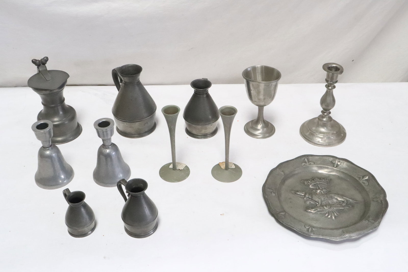 Lot of vintage pewter pieces: Lot of vintage pewter pieces, 2.9"x2.8"x2.1" - 6.65"x4.15"dia