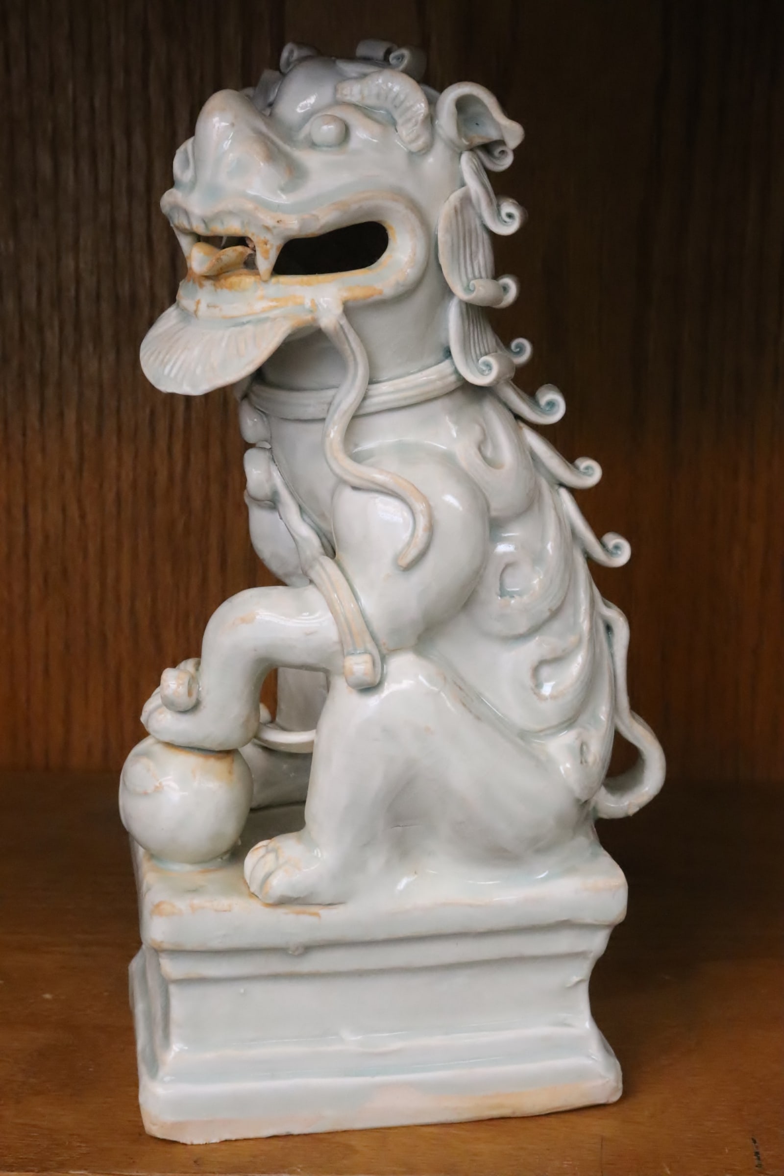 Chinese celadon porcelain fulion: Chinese celadon porcelain fulion, 10.3"H