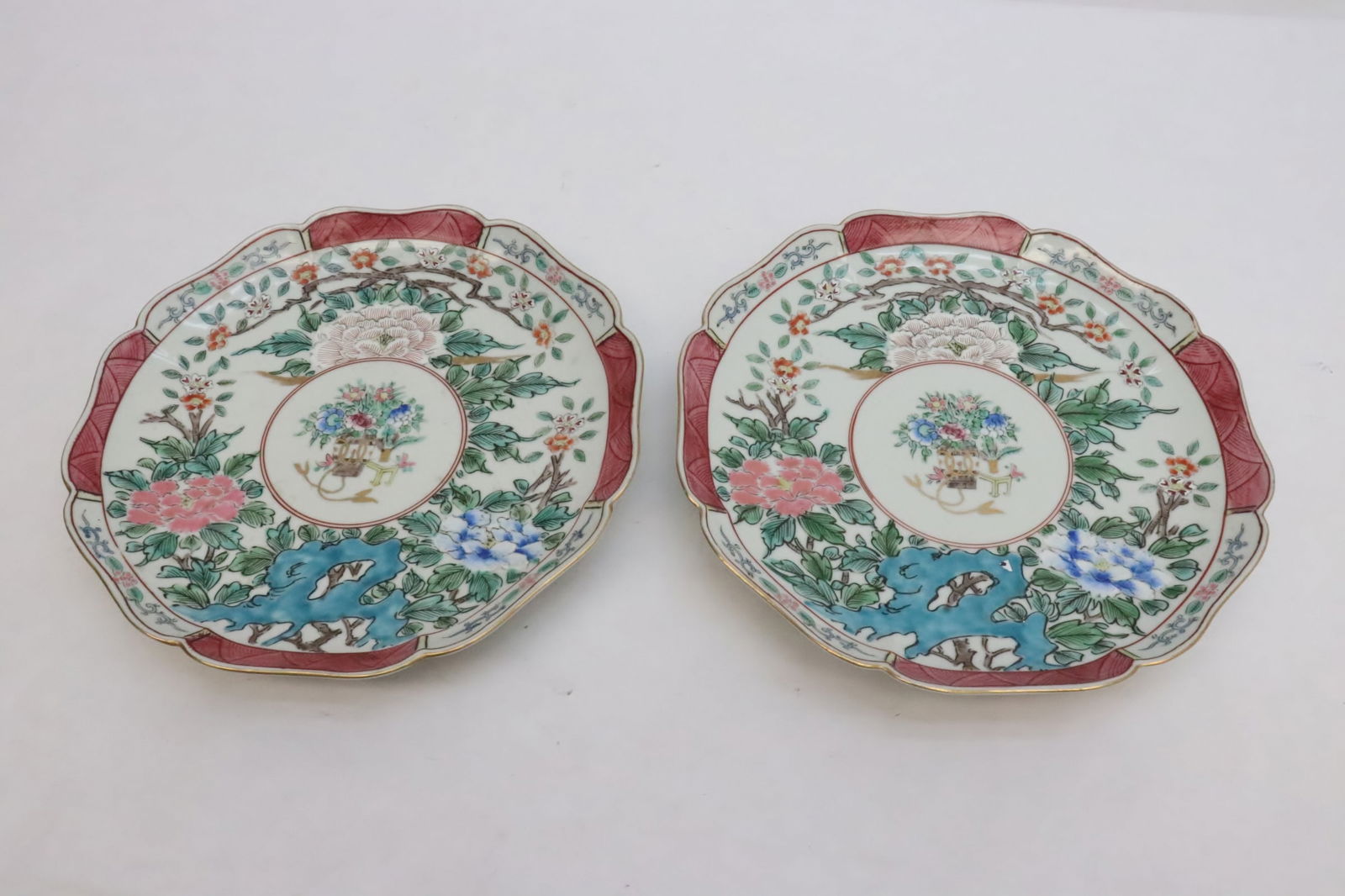 Pair Chinese famille rose porcelain plates: Pair Chinese famille rose porcelain plates, 1.5"x9.8"dia ea