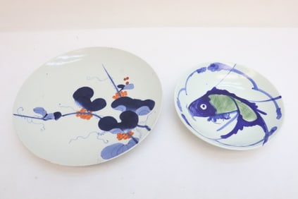 2 Chinese antique blue and white porcelain plates