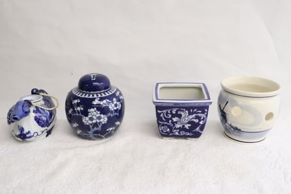 4 pieces blue and white porcelain