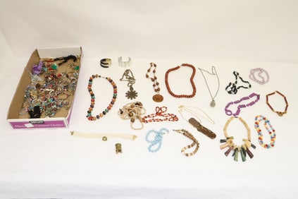 Lot of misc. jewelry