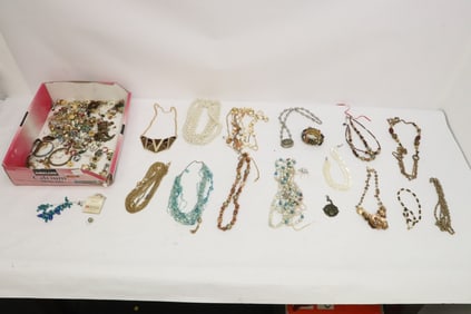 Lot of misc. jewelry
