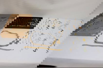 Lot of misc. jewelry