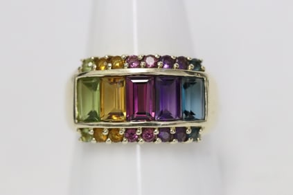 A 10K Y/G ring with color stones