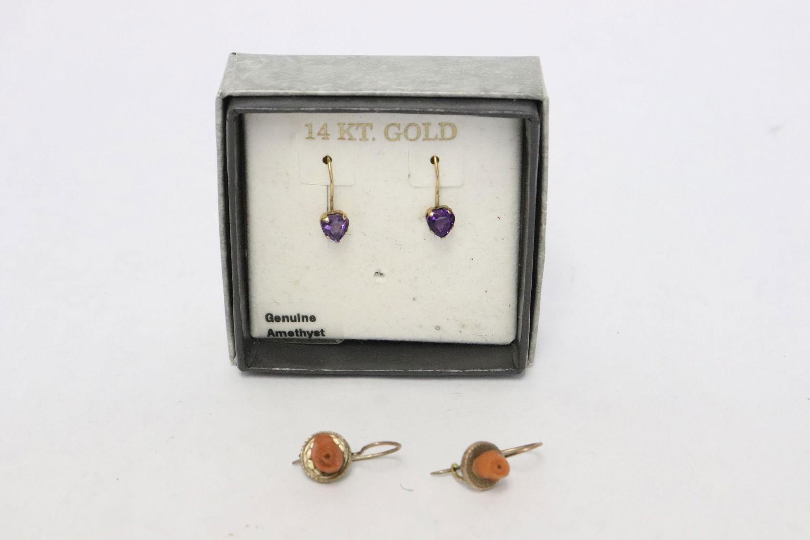 2 pairs earrings (1 of 9)