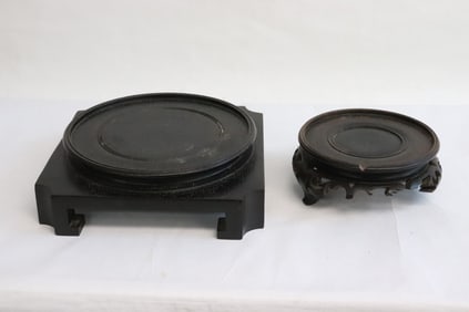 2 Chinese rosewood stands
