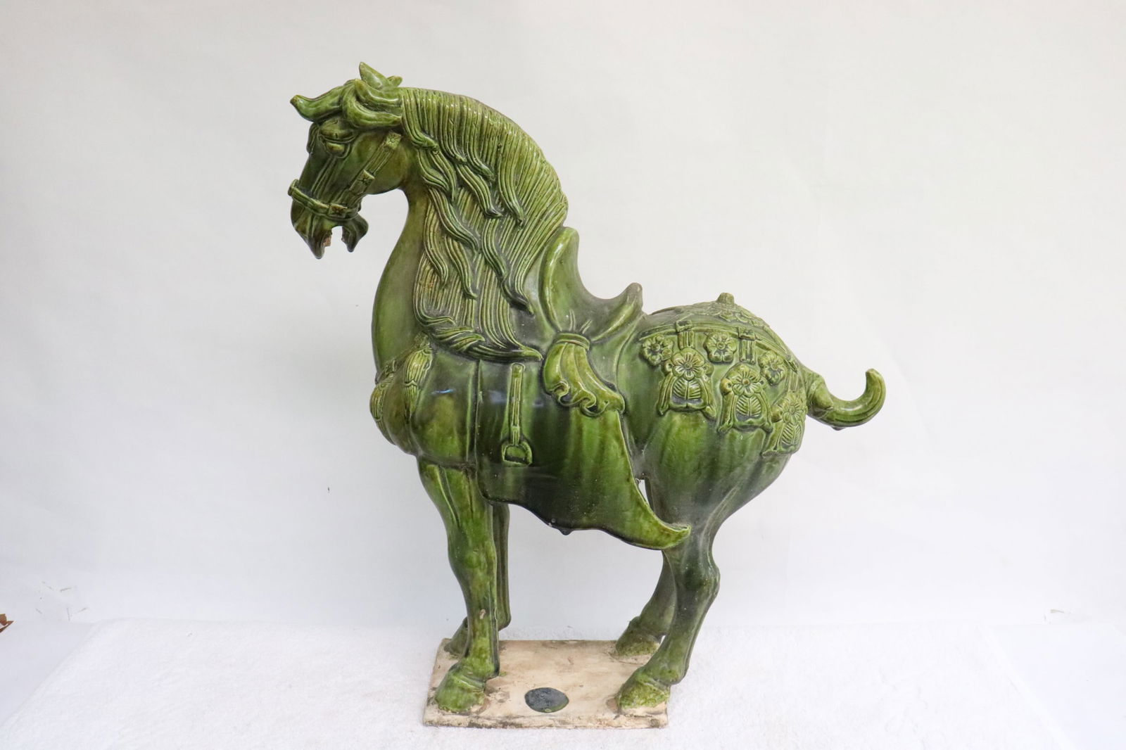 Chinese sancai earthenware sculpture of horse (1 of 8)