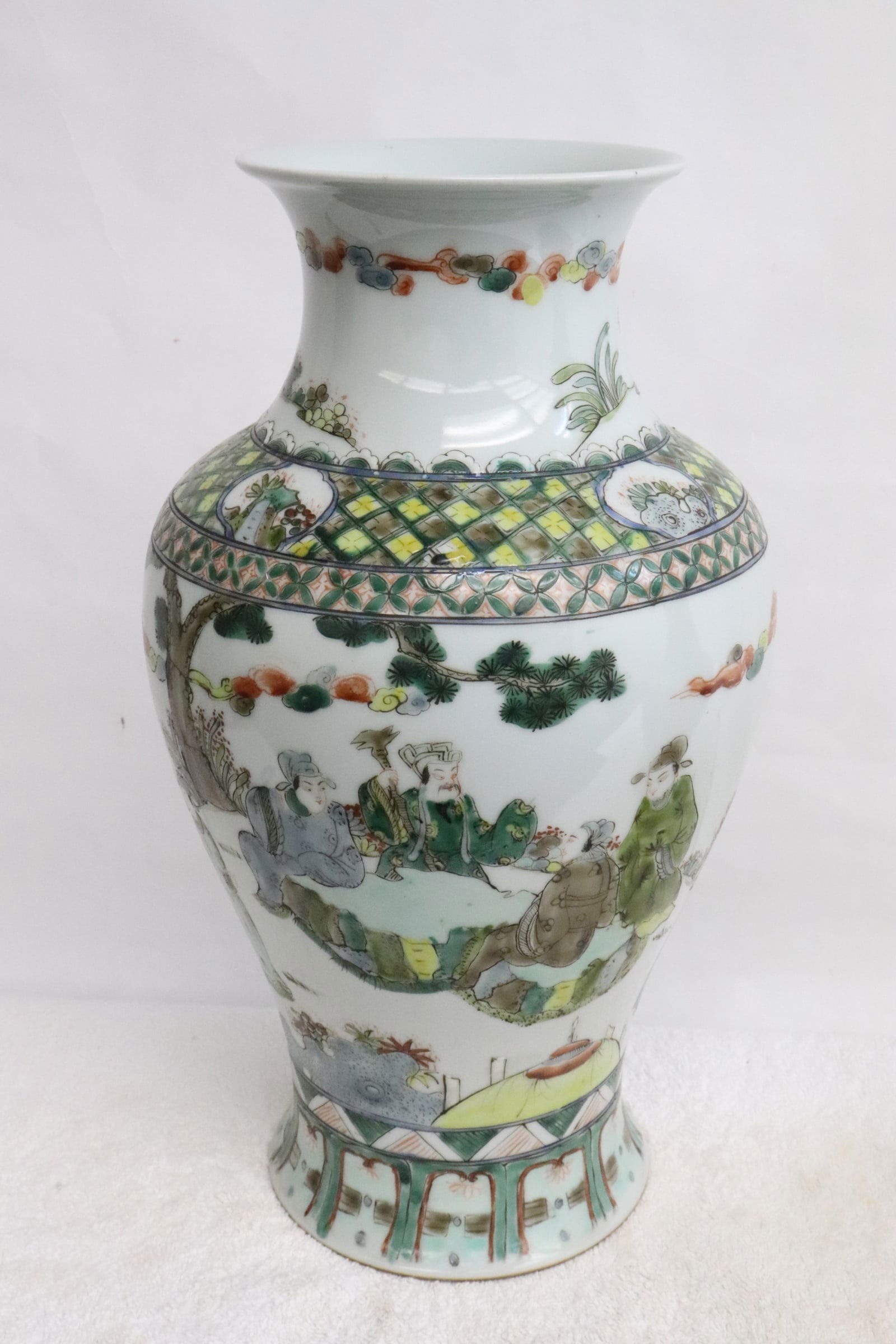 A famille rose porcelain vase: A famille rose porcelain vase, 13.4"x7.7"dia