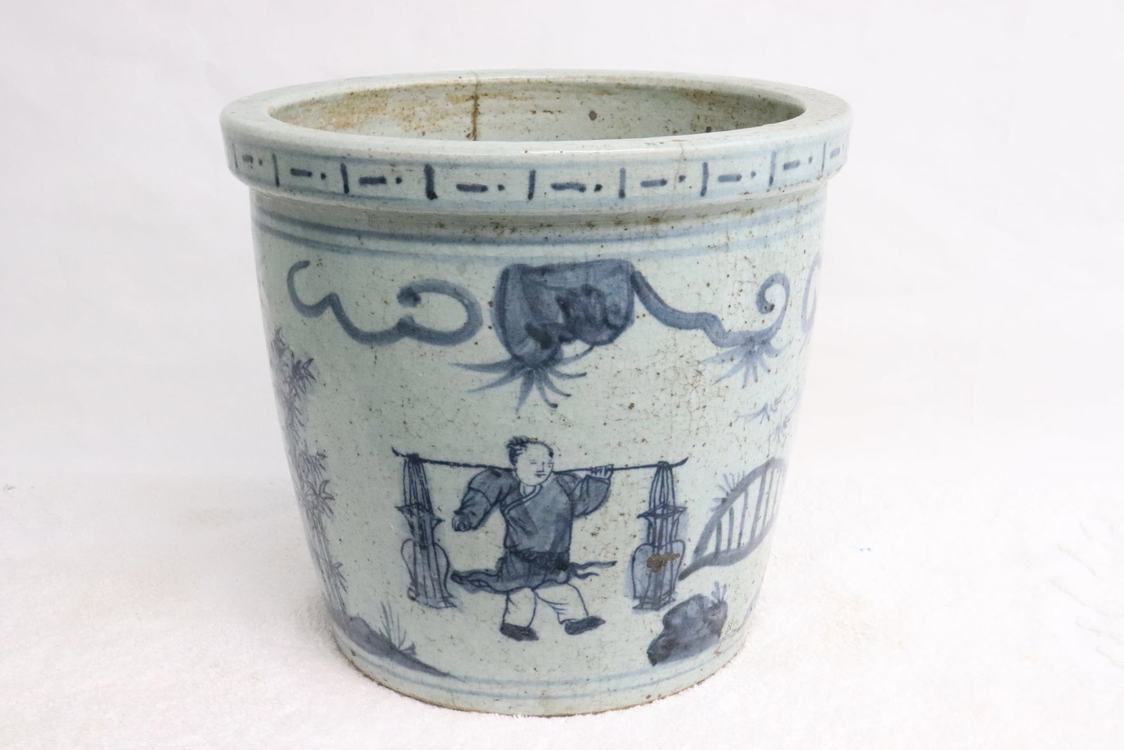 Vintage Korean blue and white porcelain censer: Vintage Korean blue and white porcelain censer, hairline on top edge, 8.95"x9.7"dia