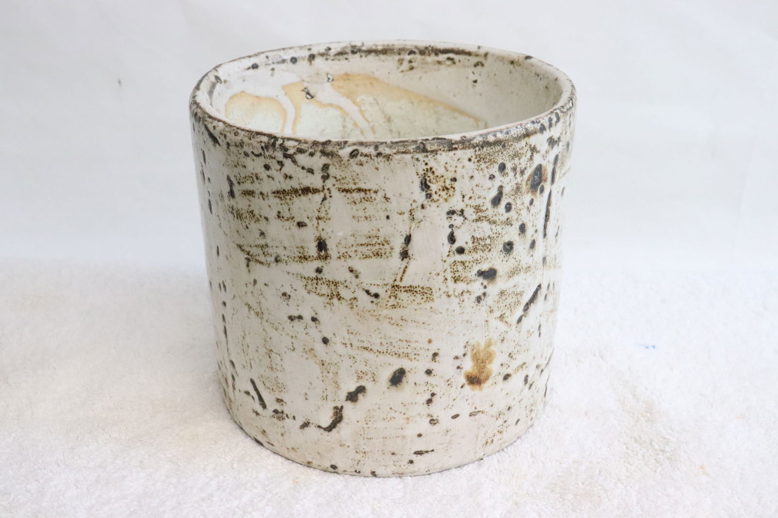 vintage Korean brown on white porcelain brush holder: A vintage Korean brown on white porcelain brush holder, 5.8"x6.3"dia