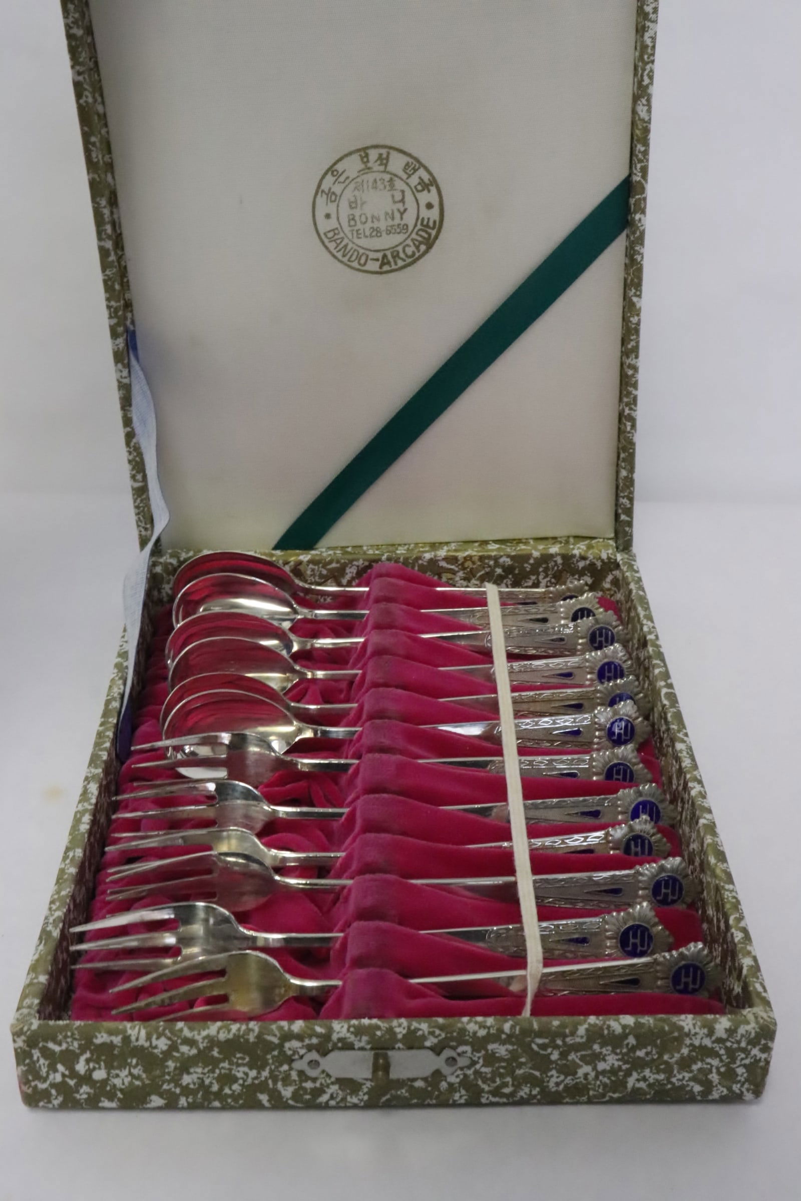 6 Korean silver spoons and 6 silver forks (1 of 11)