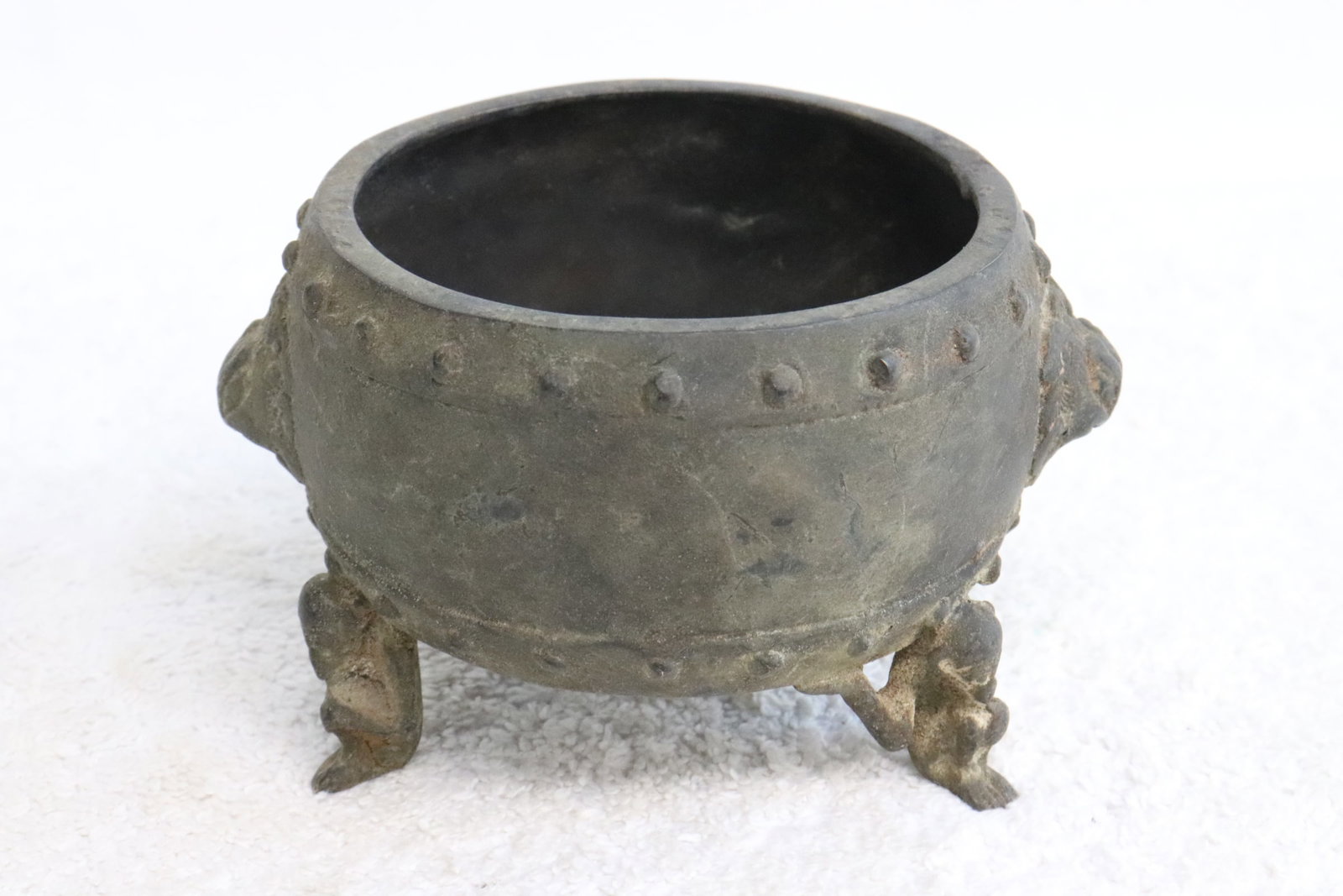Chinese bronze censer with monkey motif feet: Chinese bronze censer with monkey motif feet, 2.6"x4"x3.3"