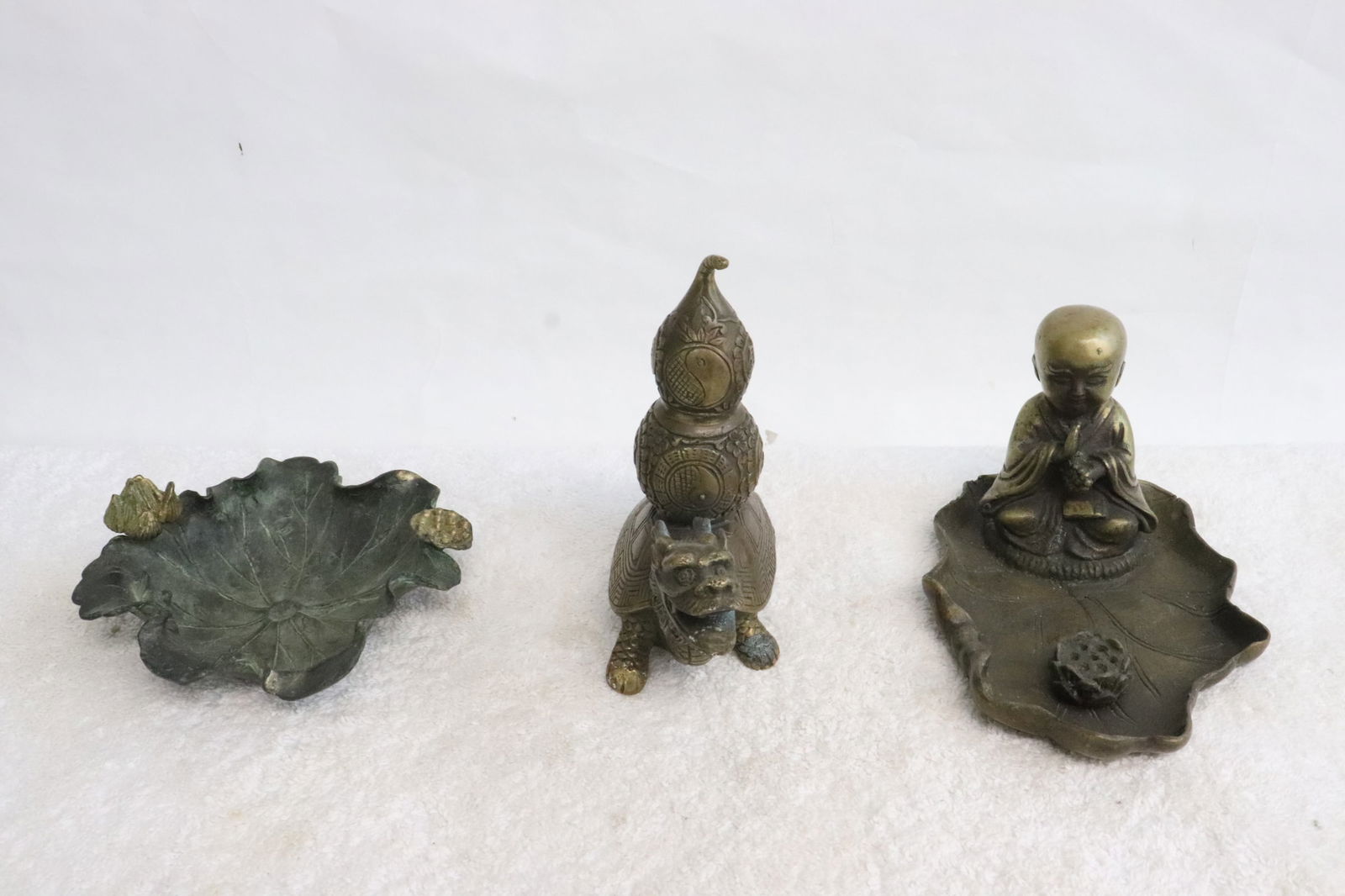 3 pieces Chinese bronze ornaments (1 of 10)
