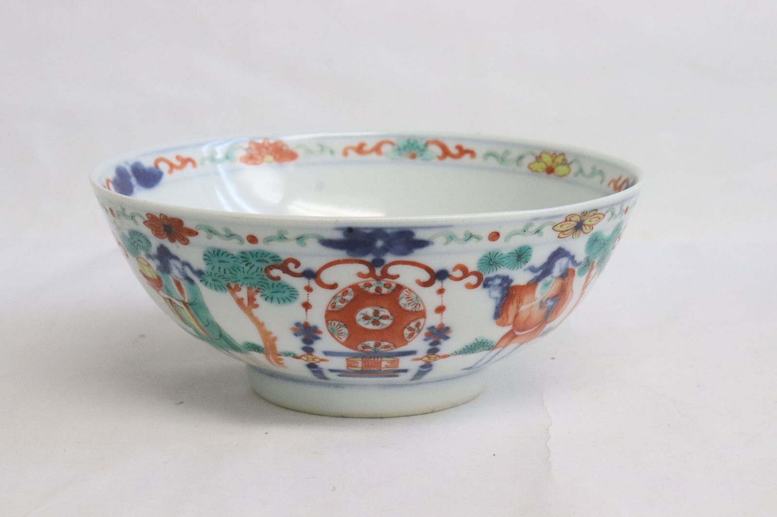 Chinese 17th/18th c. wucai porcelain bowl, Kangxi period (1 of 10)