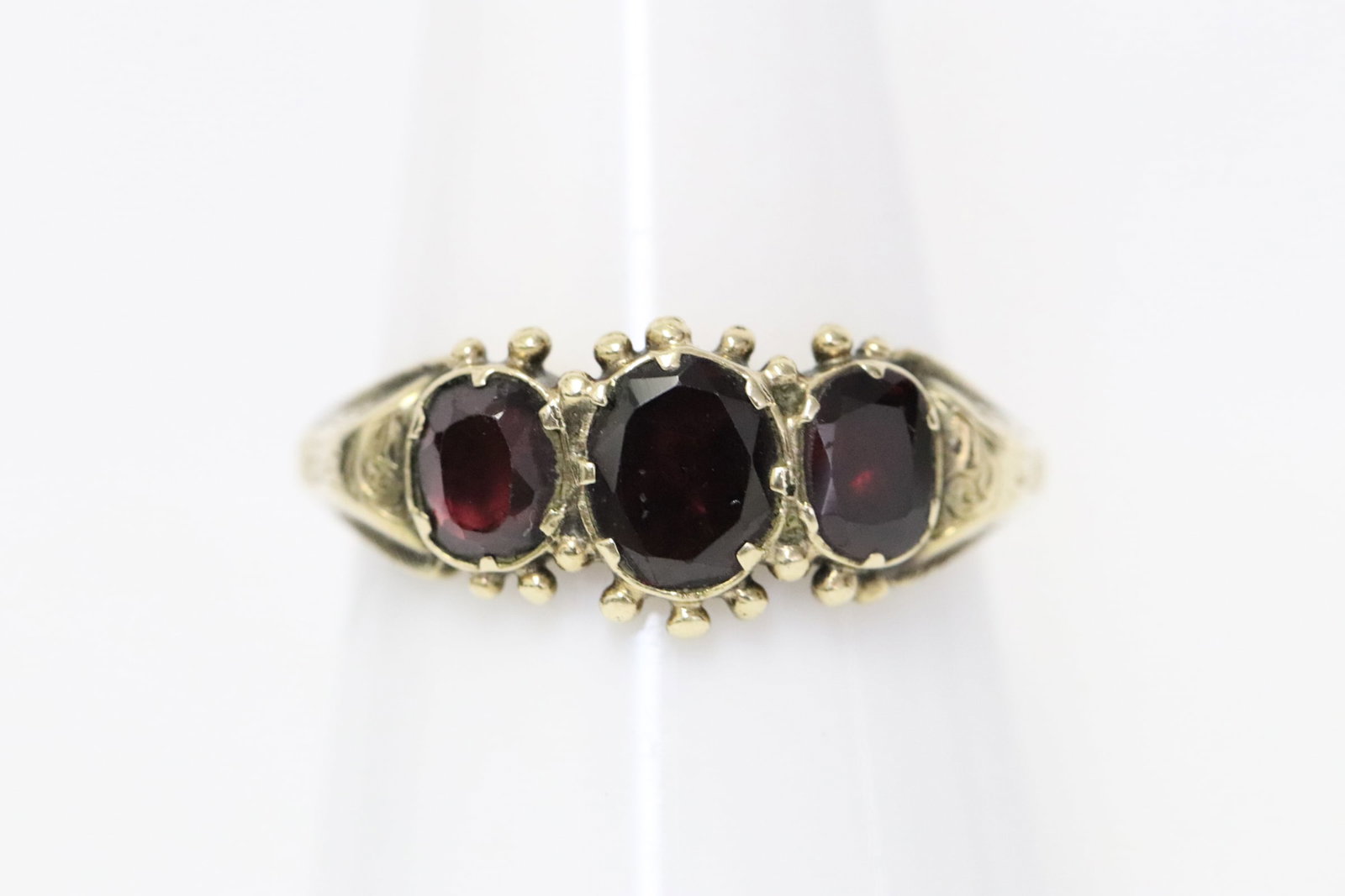 Victorian 14K Y/G garnet ring (1 of 8)