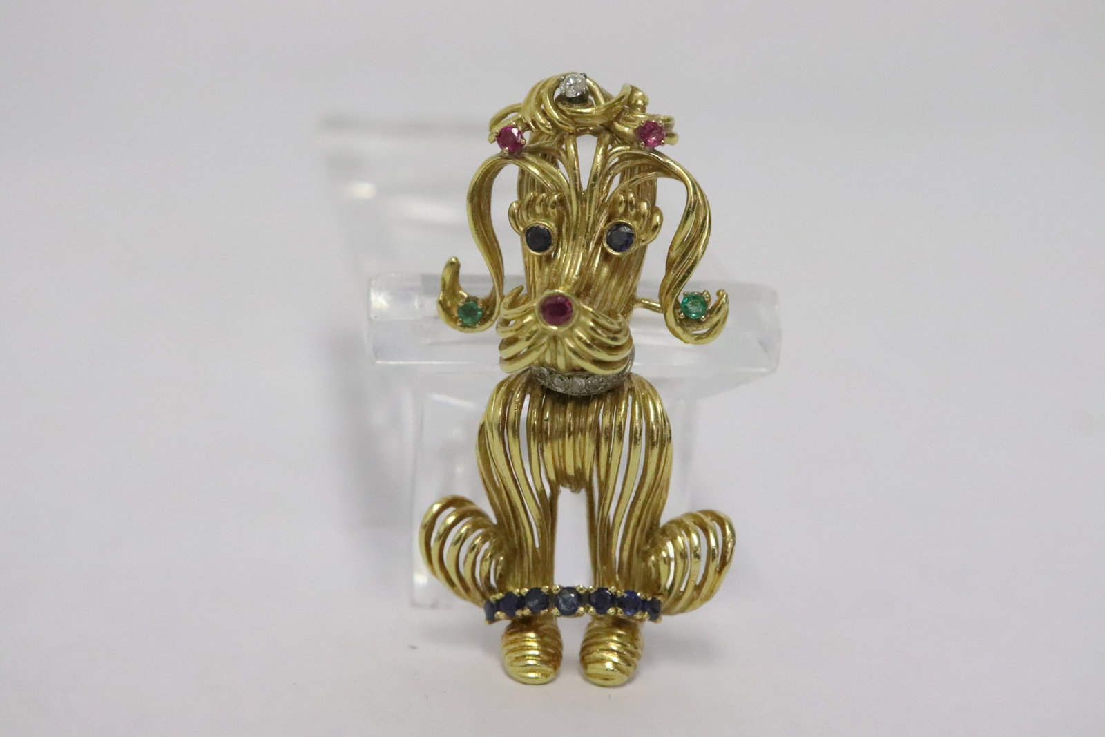 18K Y/G brooch w/ diamonds, ruby and sapphire (1 of 9)