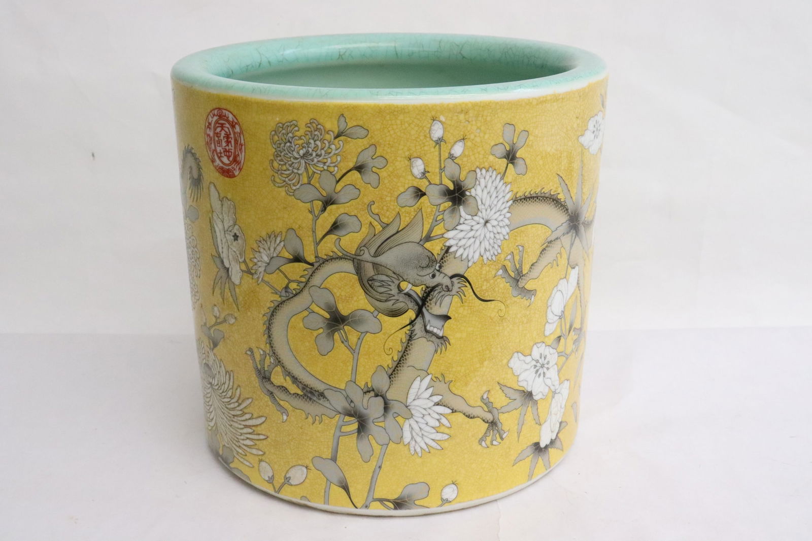 Chinese large famille rose porcelain brush holder (1 of 9)