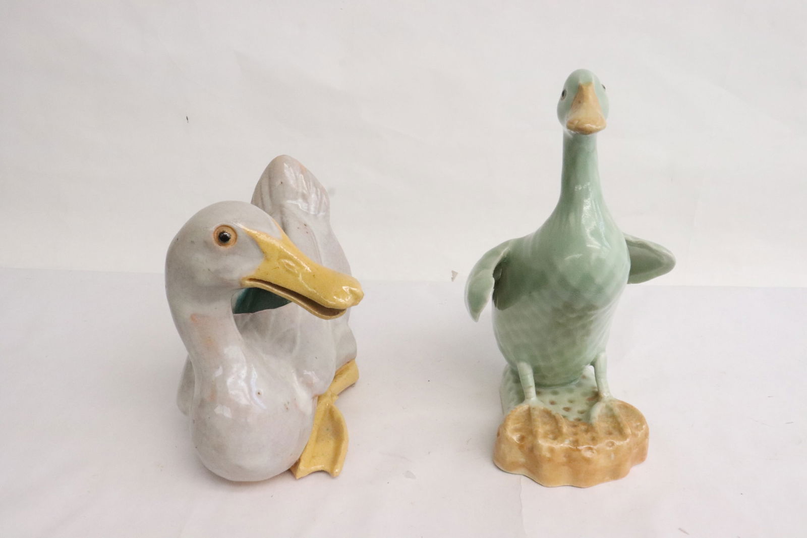 2 vintage porcelain ducks (1 of 10)
