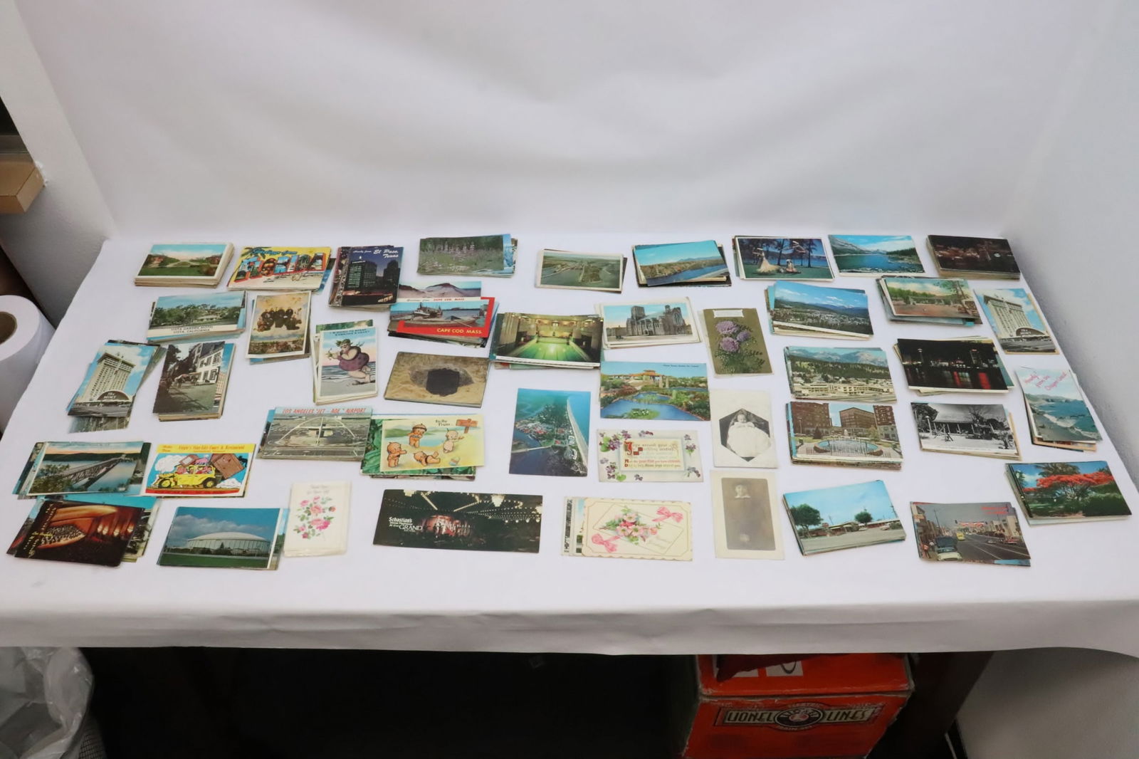 Large lot of vintage postcards (1 of 12)