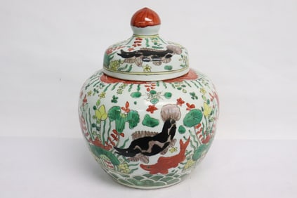 Chinese wucai porcelain covered jar