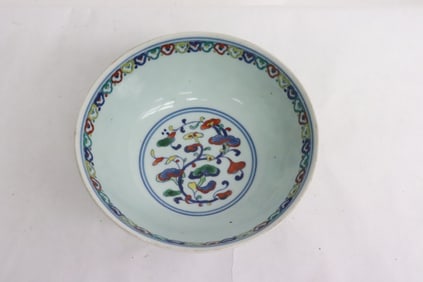 Chinese wucai porcelain bowl