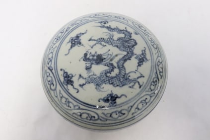 A blue and white porcelain covered box