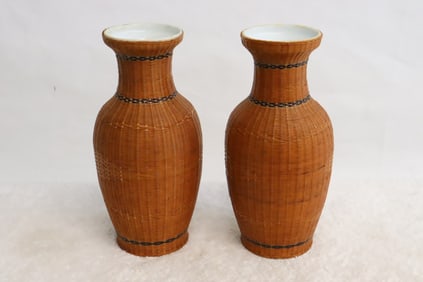 Pair Chinese porcelain vases