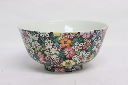 Chinese late 19th c. famille rose porcelain bowl
