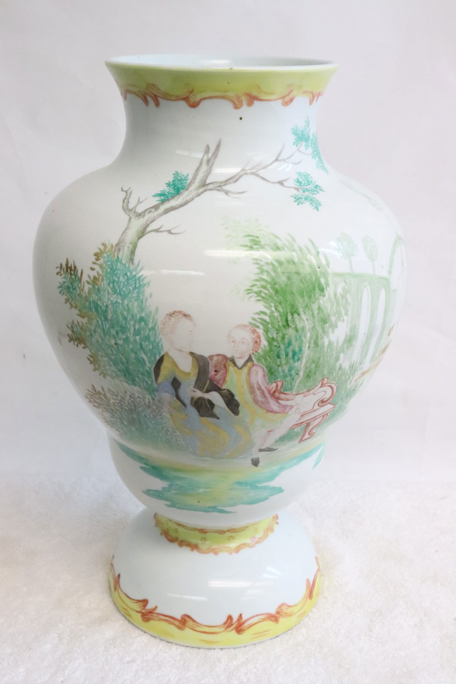 wucai porcelain jar (1 of 9)