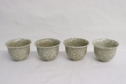 4 early 19th century crackleware porcelain tea cups