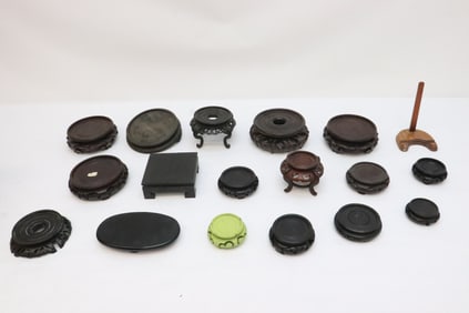 Lot of Chinese wood stands