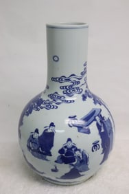 Chinese blue and white bottle vase
