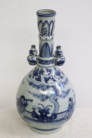Chinese blue and white porcelain vase
