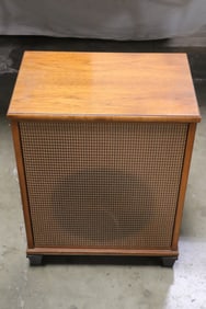 Mahogany case speaker, for amplifier