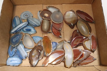Approx. 45 natural agate slice ornaments