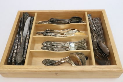 Lot of silverplate flatware dinner set