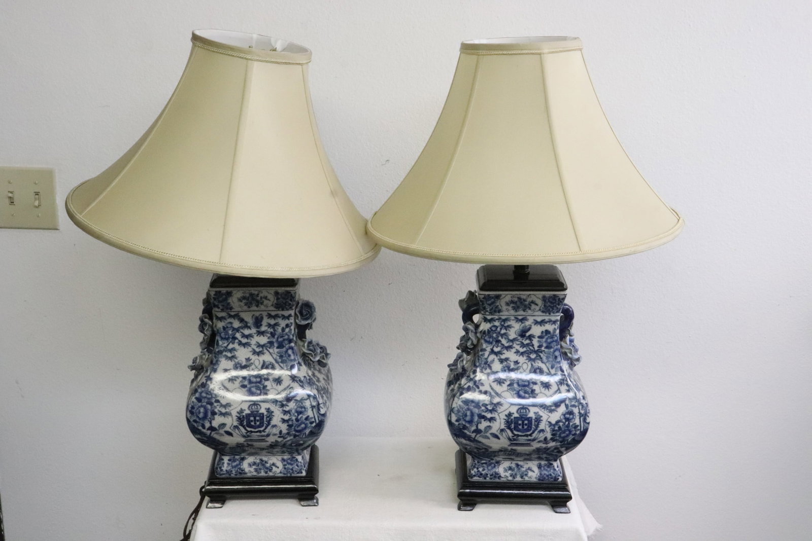 Pair blue and white porcelain based lamps: Pair blue and white porcelain based lamps, 27.8"H ea