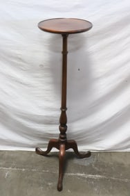 Mahogany pedestal stand