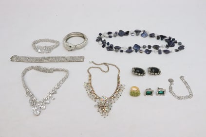 Lot of costume jewelry
