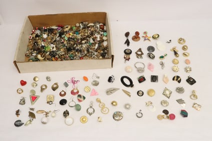 Lot of costume jewelry