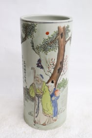 Chinese famille rose porcelain hat vase