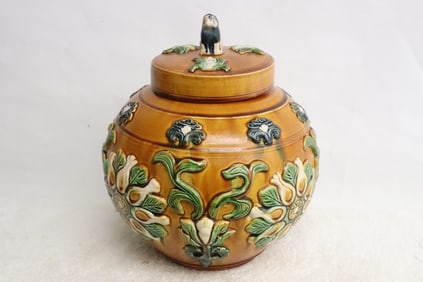 Large sancai covered jar