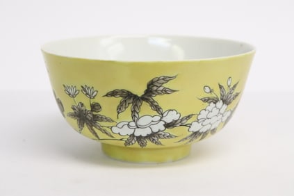 Yellow glazed famille rose porcelain bowl