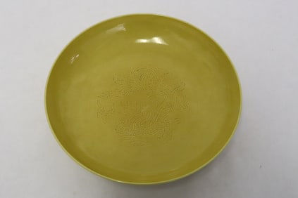 Chinese yellow glazed porcelain plate