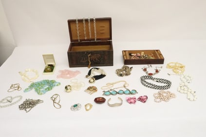 Lot of misc. jewelry