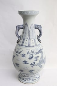 Large Chinese blue and white porcelain vase