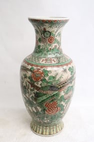 Chinese 19th century wucai porcelain vase