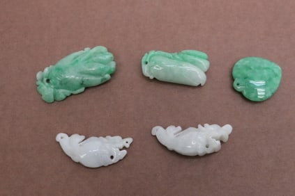 5 small jadeite carved ornaments